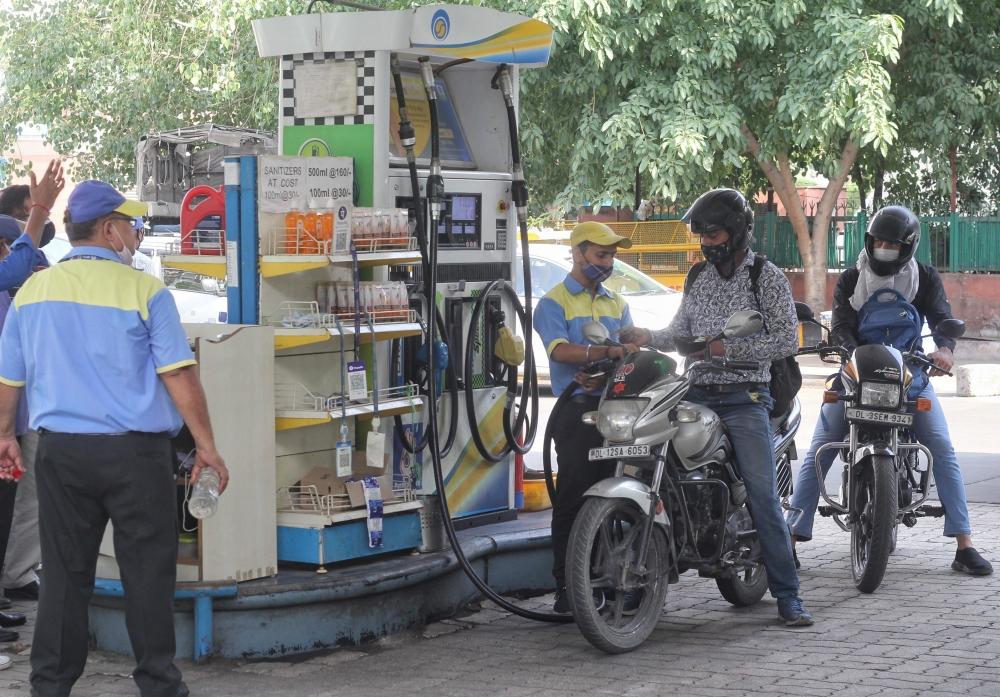 The Weekend Leader - Diesel, petrol prices remain unchanged